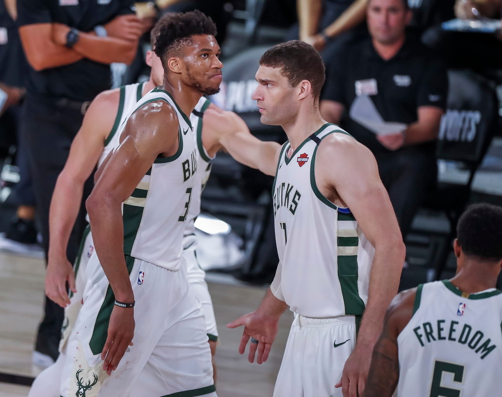 密尔沃基雄鹿发布备战花絮，集结日单刀错失，社区盾任务艰巨，细节决定成败(密尔沃基雄鹿队)