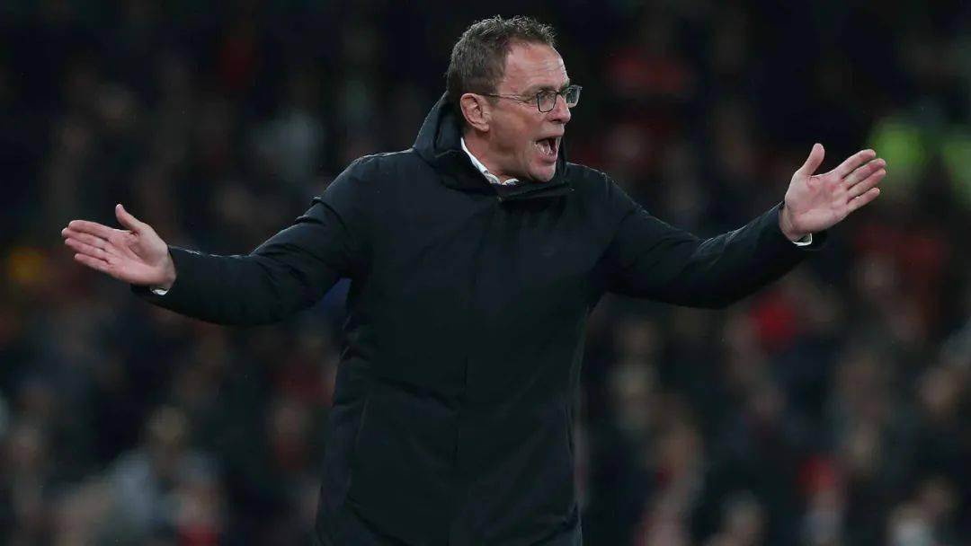 今晨体能课后，那不勒斯战术微调备战英超，更衣室稳定，更衣室氛围转暖的简单介绍