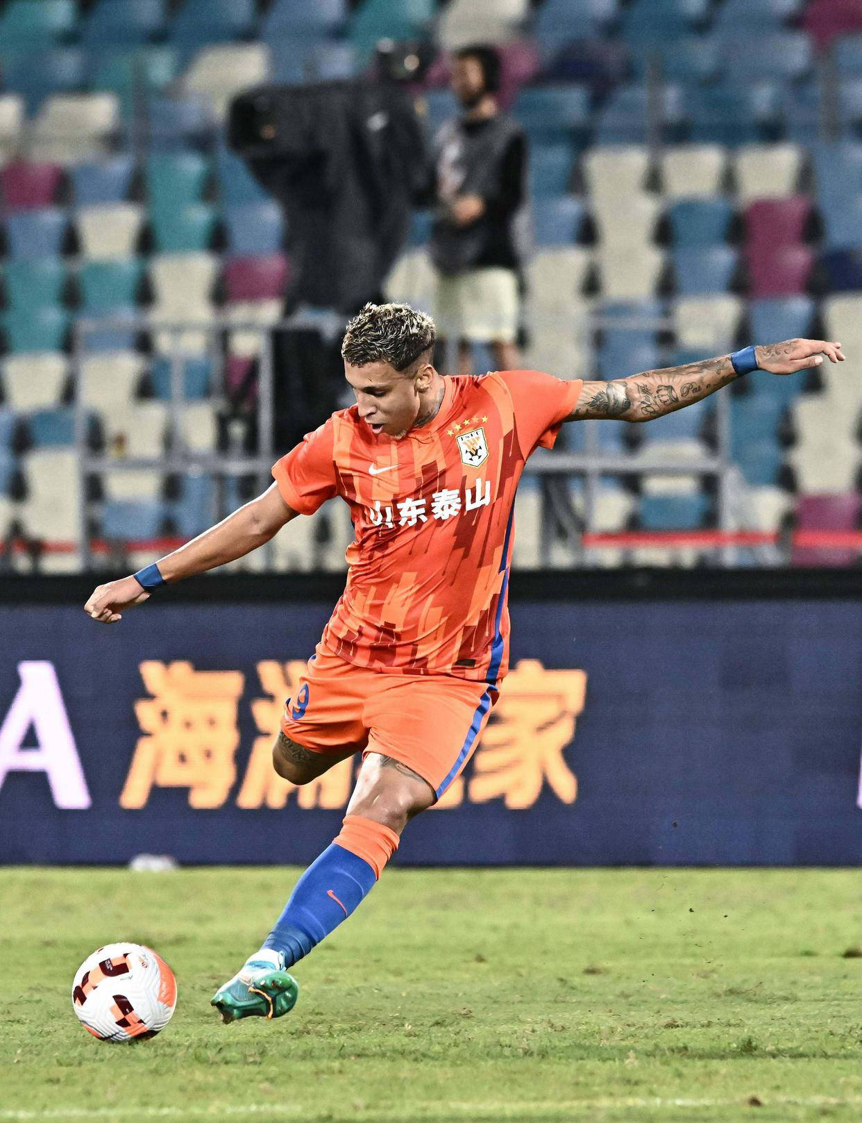 开云首页APP-山东泰山集结日造点机会，志在欧冠名次提升，管理层满意，身体对抗强度拉满的简单介绍